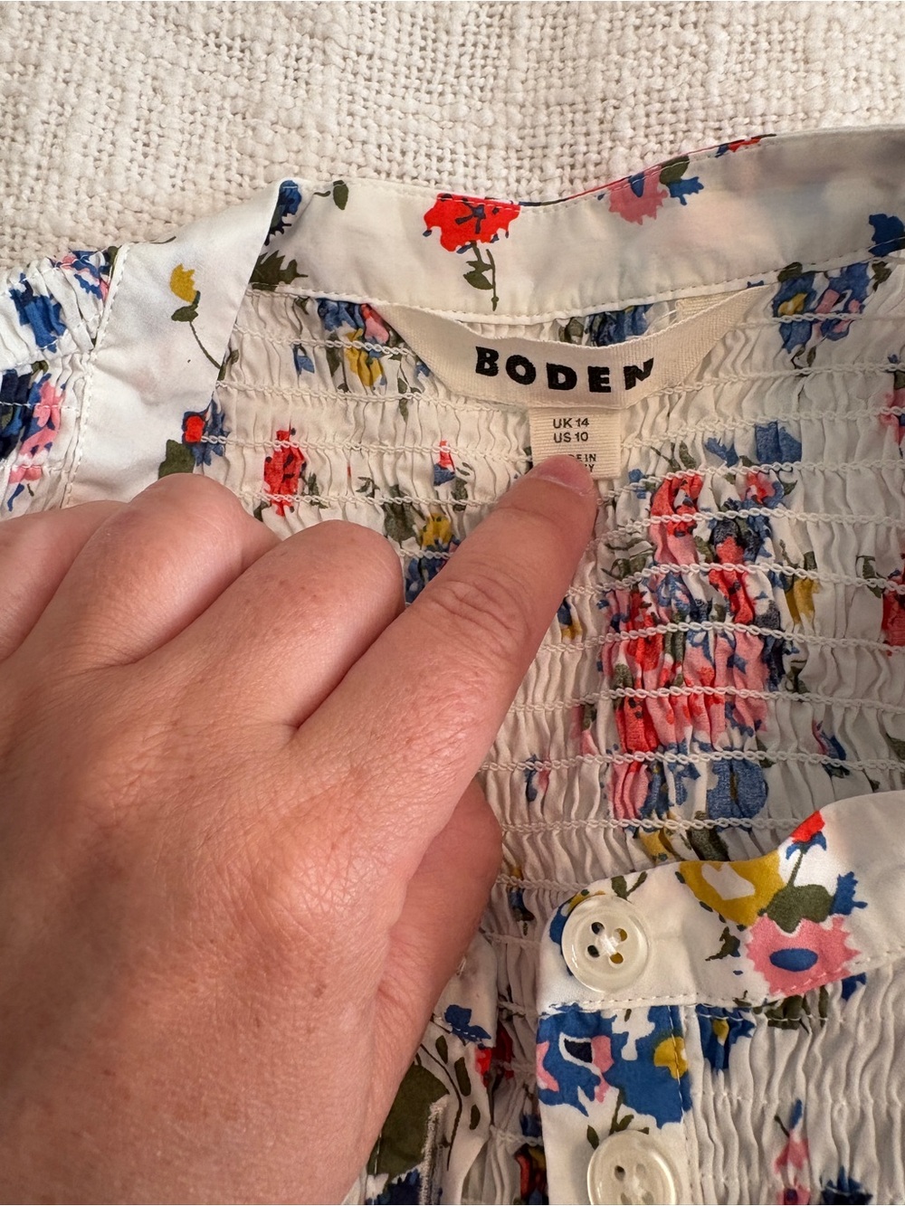 Boden Women’s White Floral Smocked Women's Top US size 10 - Picture 4 of 5